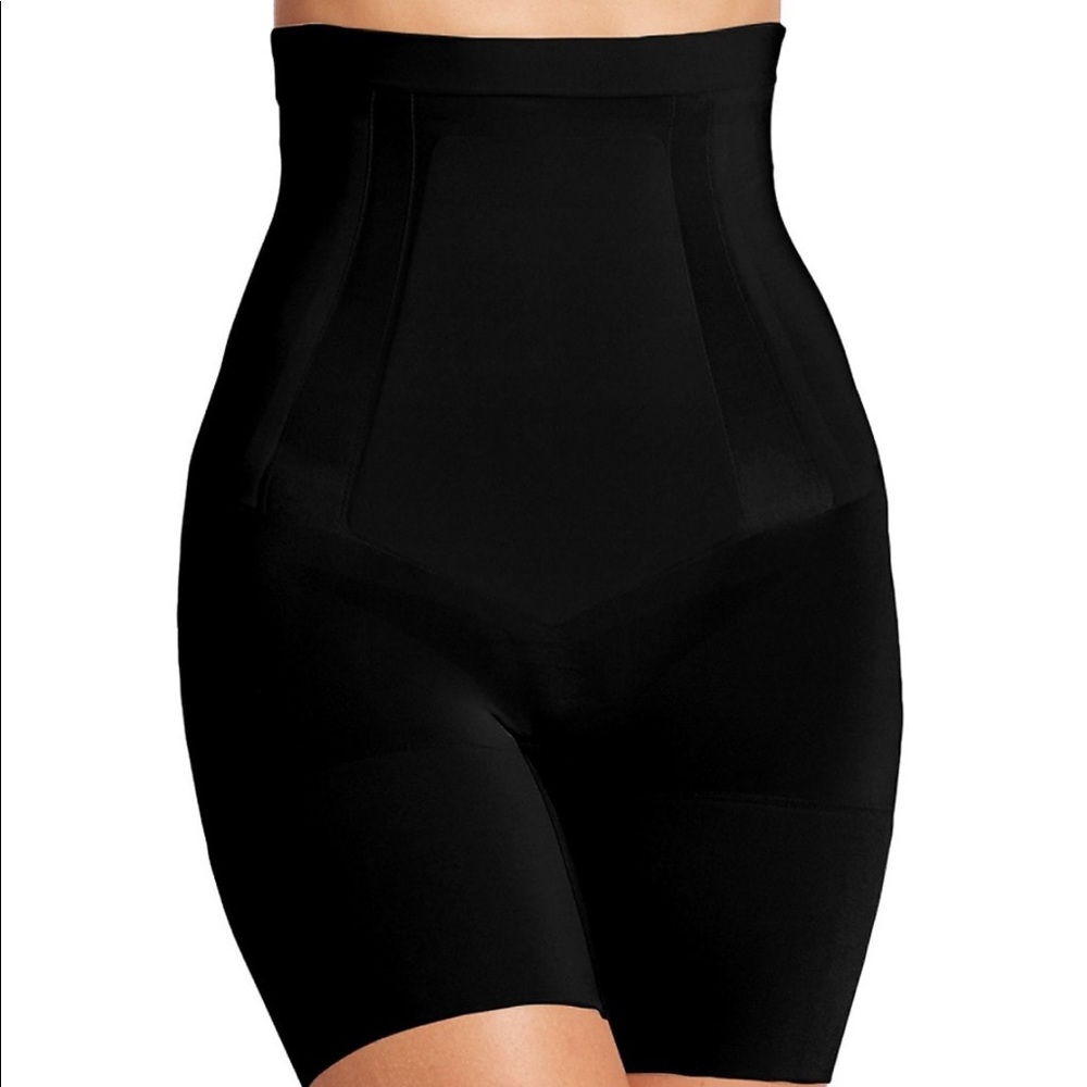 COPY - NWT SPANX Oncore high-waisted mid thigh shorts XL